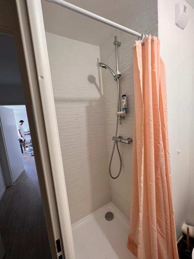 Chambre Privee Dans Un Appartement A 37 Min De Champs Elysees サルトルーヴィル エクステリア 写真