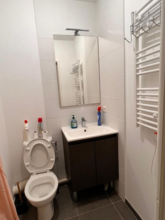 Chambre Privee Dans Un Appartement A 37 Min De Champs Elysees サルトルーヴィル エクステリア 写真