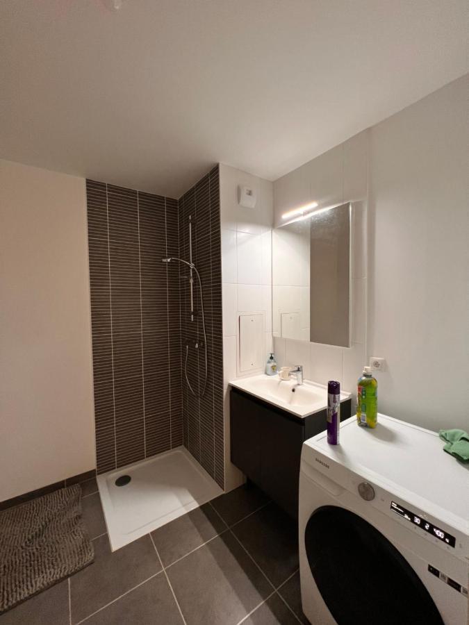 Chambre Privee Dans Un Appartement A 37 Min De Champs Elysees サルトルーヴィル エクステリア 写真